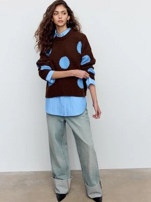 Stradivarius Dzianinowy sweter w grochy  Brązowy