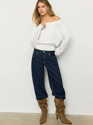 Stradivarius Dzianinowy sweter z dekoltem łódka  Ecru