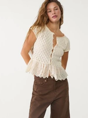 Stradivarius Dzianinowy top z falbanami i guzikami  Waniliowy