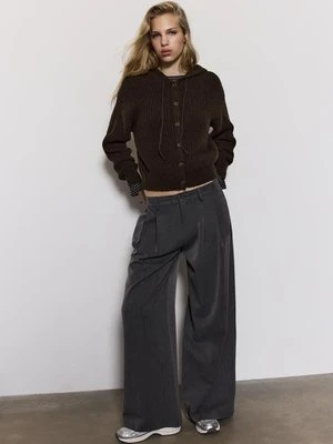 Stradivarius Dzianinowy żakiet z guzikami i Kapturem  Brązowy