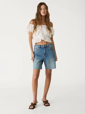 Stradivarius Dżinsowe bermudy ze średnim stanem  ŚREDNIOJASNY NIEBIESKI DENIM