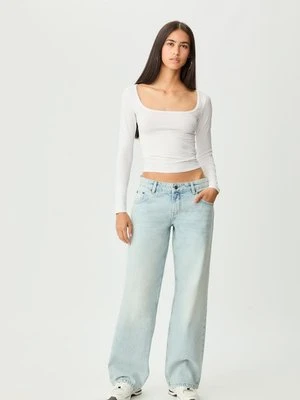 Stradivarius Dżinsy baggy ze średnim stanem  JASNONIEBIESKI DENIM
