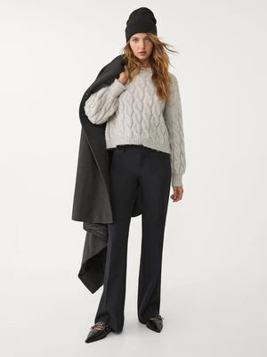 Stradivarius Eleganckie spodnie dzwony relax fit  Czarny