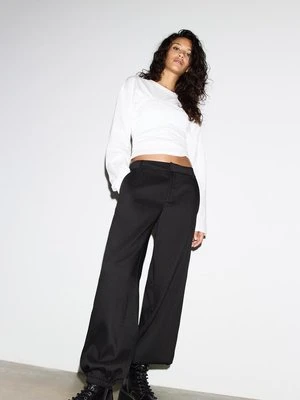 Stradivarius Spodnie jogger wizytowe  Czarny