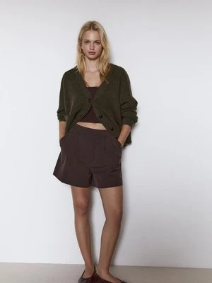 Stradivarius Eleganckie szorty w prążki z zakładkami  Brązowy