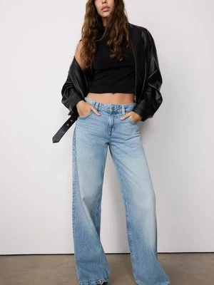 Stradivarius Jeans niski stan szerokie nogawki gwiazda  NIEBIESKI DENIM OVERDYED