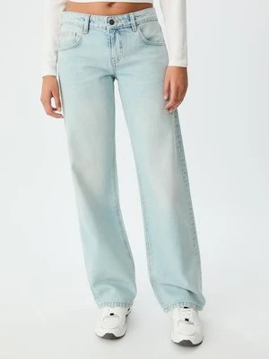 Stradivarius Jeansy low wide leg  JASNONIEBIESKI DENIM