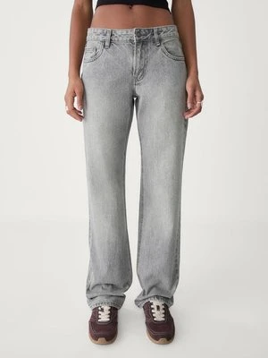 Stradivarius Jeansy o kroju low waist straight  CZARNY DENIM