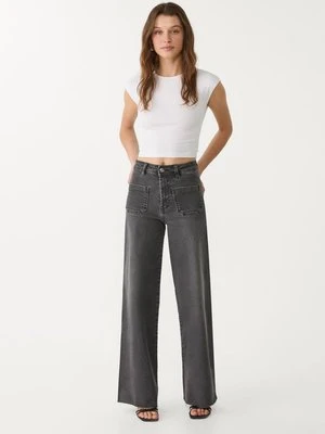 Stradivarius Jeansy o prostym kroju z kieszeniami  CZARNY DENIM Z EFEKTEM SPRANIA
