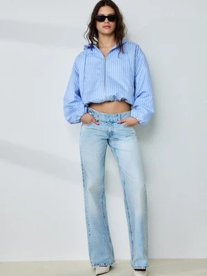 Stradivarius Jeansy o prostym kroju z niskim stanem i talią martello  ŚREDNIOJASNY NIEBIESKI DENIM