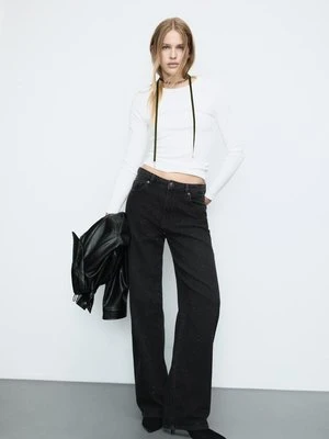 Stradivarius Jeansy straight fit z błyszczącymi aplikacjami  CZARNY DENIM Z EFEKTEM SPRANIA