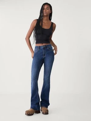 Stradivarius Jeansy z nogawką bootcut  ŚREDNIOJASNY NIEBIESKI DENIM