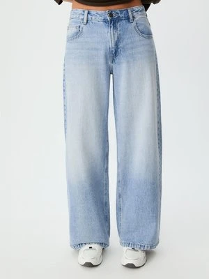 Stradivarius Jeansy z szerokimi nogawkami  ŚREDNIOJASNY NIEBIESKI DENIM