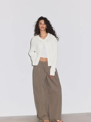 Stradivarius Kardigan z dzianiny z warkoczami z guzikami  Ecru