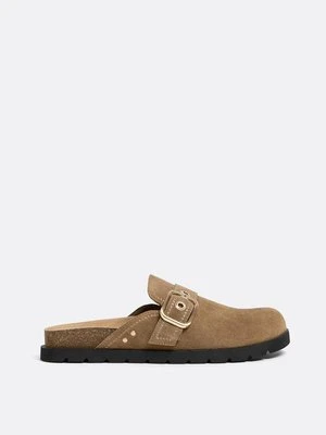 Stradivarius Klapki skórzane z klamrą  BEŻOWY