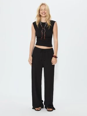 Stradivarius Koszulka mini rękaw marszczenia tekstura  Czarny