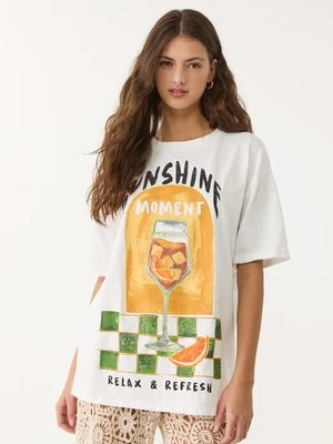 Stradivarius Koszulka oversize z grubej bawełnianej tkaniny z nadrukiem  Złoty