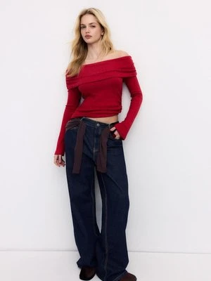 Stradivarius Koszulka z dzianiny z marszczeniami i odkrytymi ramionami  Czerwony