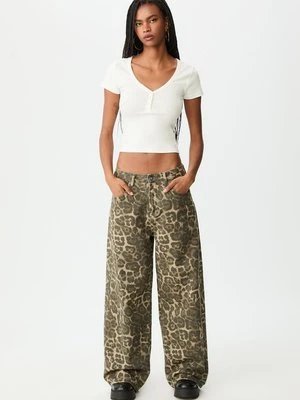 Stradivarius Koszulka z krótkim rękawem i guzikami  Ecru