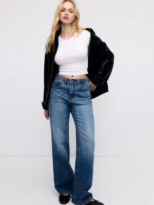 Stradivarius Krótka dopasowana koszulka basic  Biały