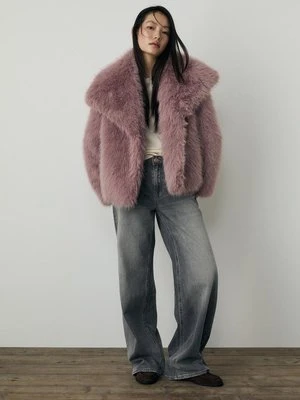 Stradivarius Krótka kurtka ze sztucznego futra  Cielisty róż