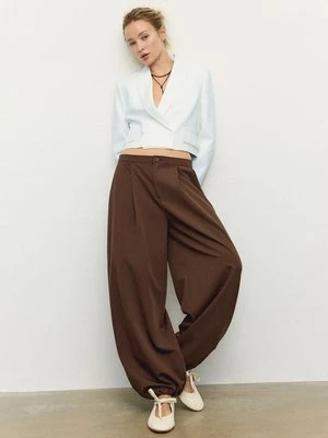 Stradivarius Krótka marynarka z tencelu  Ecru