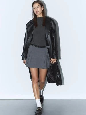 Stradivarius Krótka sukienka w paski z paskiem  Popielaty