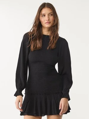 Stradivarius Krótka sukienka z falbanami  Czarny