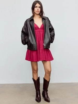 Stradivarius Krótka, zwiewna sukienka z wiązaniem na plecach  Cielisty róż