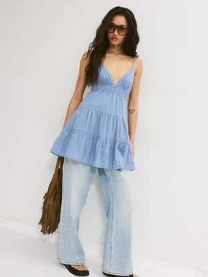 Stradivarius Krótka, zwiewna sukienka z wiązaniem z tyłu  Błękitny