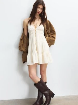 Stradivarius Krótka, zwiewna sukienka z wiązaniem z tyłu  Ecru