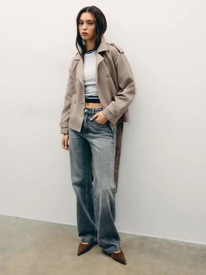 Stradivarius Krótki, lejący się trencz z paskiem  Beżowy