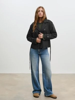 Stradivarius Krótki trencz z paskiem  Czarny