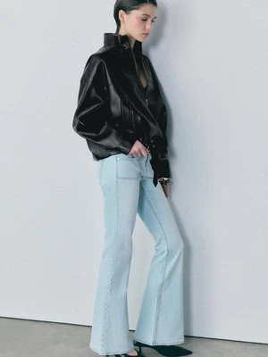 Stradivarius Kurtka balonowa ze sztucznej skóry z paskiem  Czarny