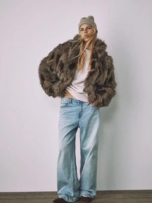 Stradivarius Kurtka bomberka ze sztucznego futra Beżowy