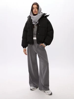 Stradivarius Pikowana kurtka z Kapturem  Czarny