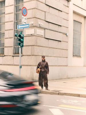 Stradivarius Kurtka skórzana z kieszeniami i regulacją w talii  Brązowy