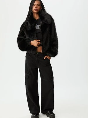 Stradivarius Kurtka z imitacji futra na zamek  Czarny