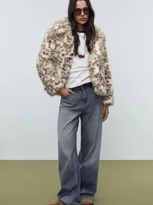 Stradivarius Kurtka ze sztucznego futra w panterkę Ecru