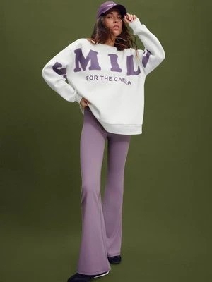 Stradivarius Legginsy dzwony  Fioletowy