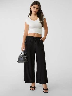 Stradivarius Luźne spodnie culotte  Czarny