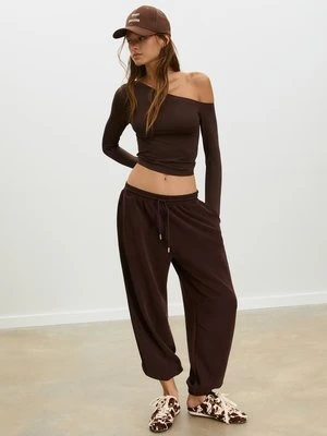 Stradivarius Luźne spodnie jogger miękkie w dotyku  Brązowy