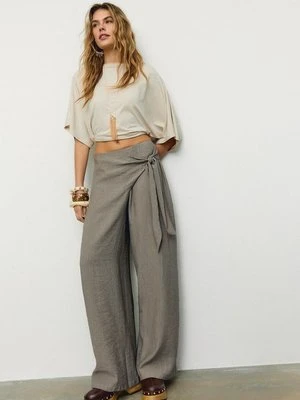 Stradivarius Luźne spodnie pareo  Khaki