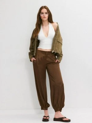 Zdjęcie produktu Stradivarius Top halter z marszczeniem i wiązaniem  Ecru