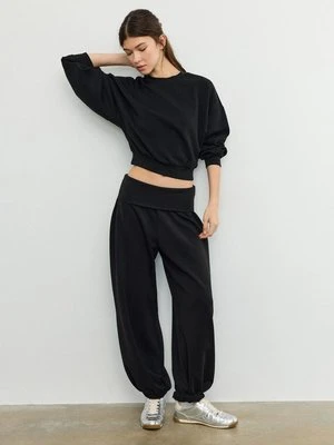 Stradivarius Miękka bluza z nietoperzowym rękawem  Czarny