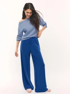 Stradivarius Miękka bluza z odkrytym ramieniem  Błękit elektryczny