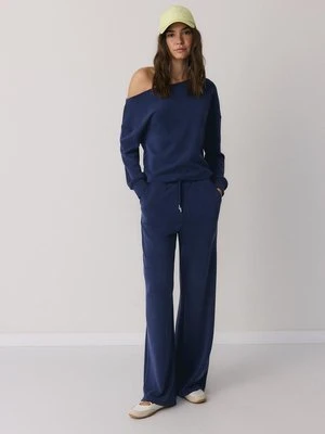Zdjęcie produktu Stradivarius Miękka bluza z odkrytym ramieniem  Ciemnomorski