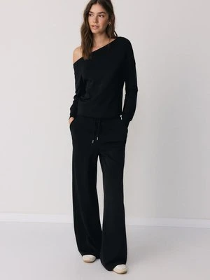 Stradivarius Miękka bluza z odkrytym ramieniem  Czarny