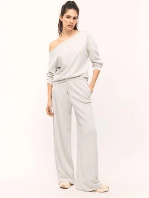 Stradivarius Miękka bluza z odkrytym ramieniem  Szary