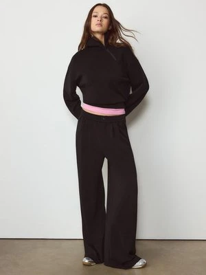 Zdjęcie produktu Stradivarius Miękka bluza z zamkiem z boku  Czarny